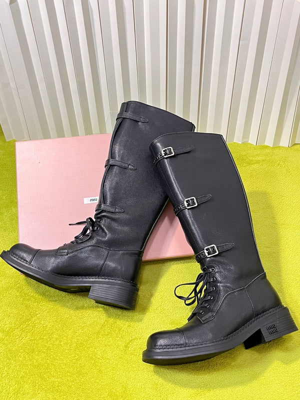 Miu 26S Knee-High Lace-Up Boots 4CM Triple Buckle Black Pebbled Leather 137190