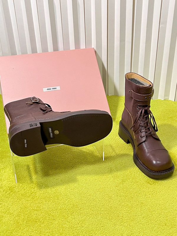 Miu 26S Mid-Calf Lace-Up Boots 4CM Triple Buckle Brown Pebbled Leather 137189