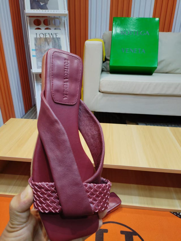 BV Riva Sandals  Flat Woven Burgundy Leather 139884