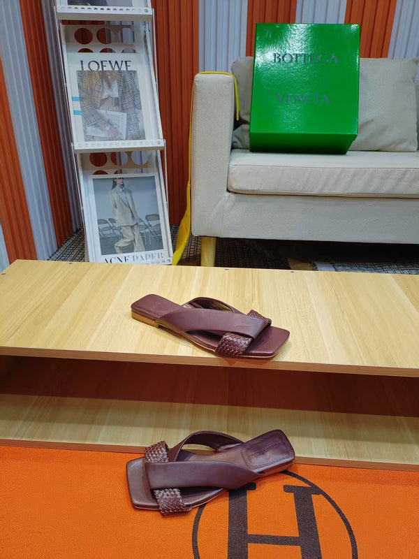 BV Riva Sandals  Flat Woven Burgundy Leather 139878