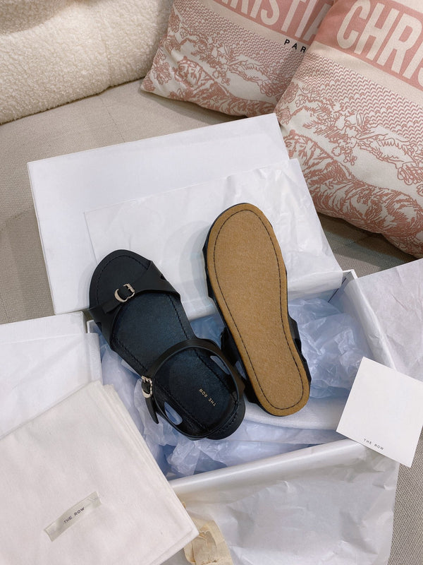 TR 26S Gene Sandals Adjustable Buckle Straps Round-Toe Leather 156146