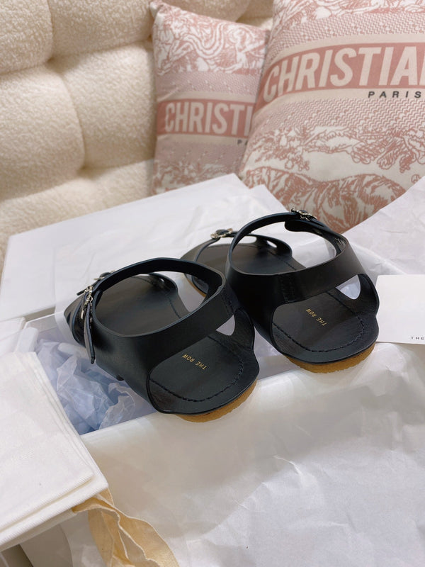 TR 26S Gene Sandals Adjustable Buckle Straps Round-Toe Leather 156146