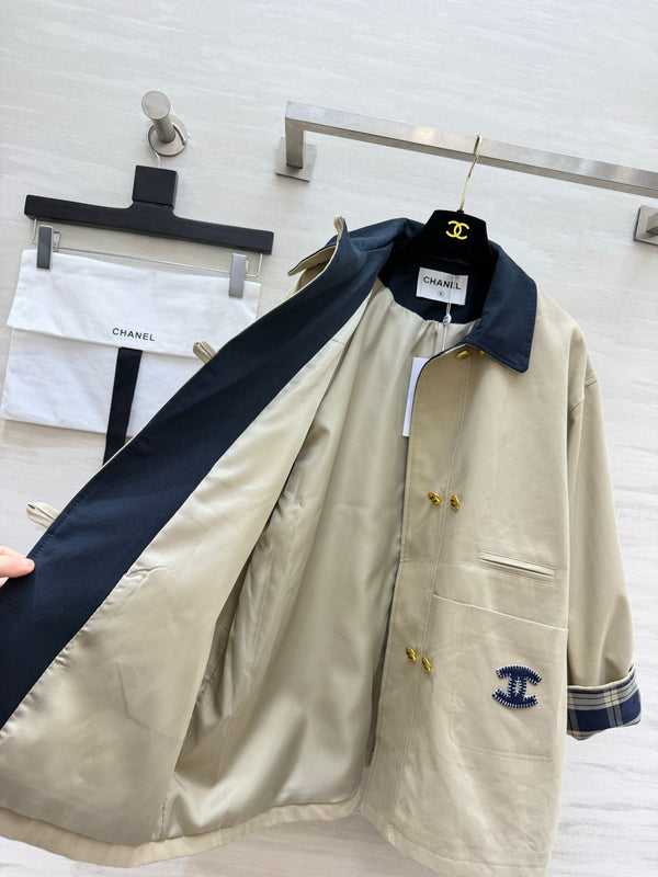CC 26S Contrast Collar Jacket Gold Closures Beige Navy 436993