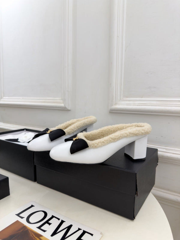 CC 26FW Shearling-Lined Bow Mules 6cm Suede Leather 164884