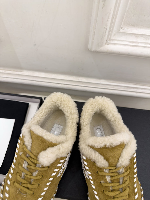 CC 26FW Shearling-Lined Low-Top Sneakers CC Logo Suede 164879