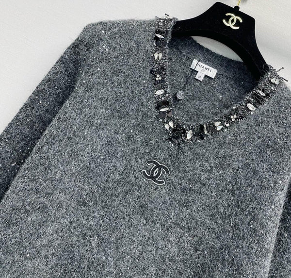 CC 26FW Crystal-Embellished Collar V-Neck Knit Sweater Polyester 440382