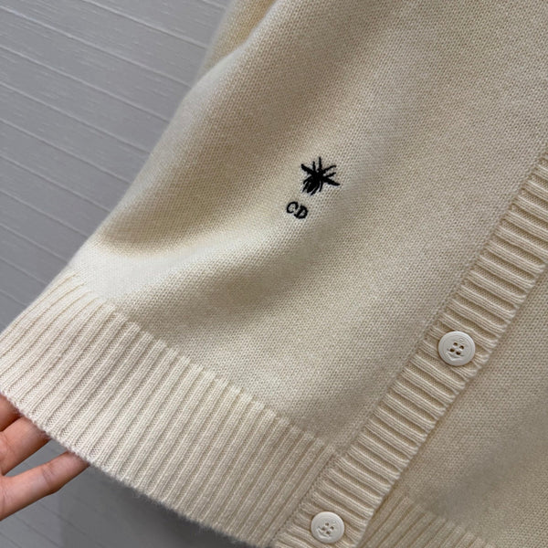 CD 26FW Round-Neck Button-Up Cardigan Embroidered Detail Cream Cashmere 443314