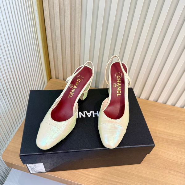 CC 26FW Slingback Pumps 9.5cm Iridescent Crocodile-Embossed Patent Leather 182045