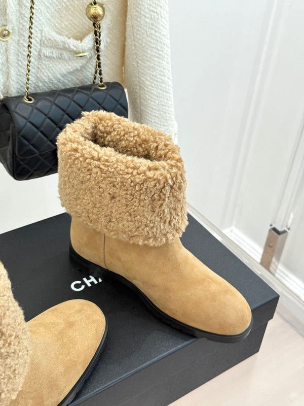 CC 26FW Low-Cut Boots Fold-Over Shearling Cuffs Leather 188554