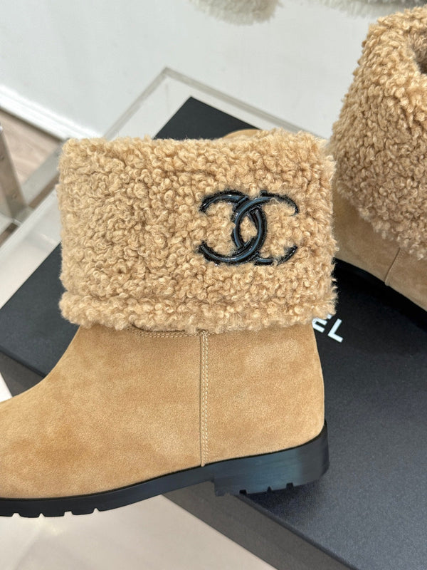 CC 26FW Low-Cut Boots Fold-Over Shearling Cuffs Leather 188554