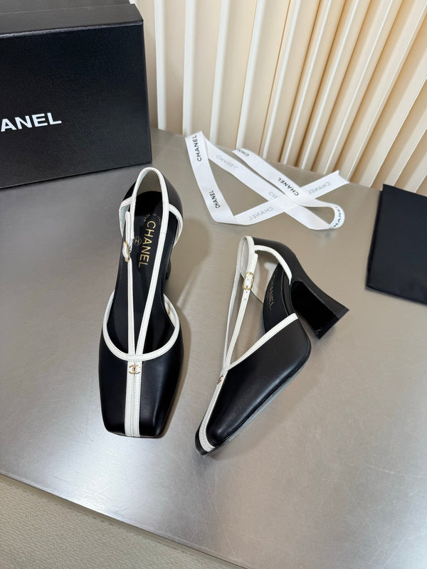 CC 26FW Pumps 8.5cm Square Toe Logo Two-Tone Leather 190612
