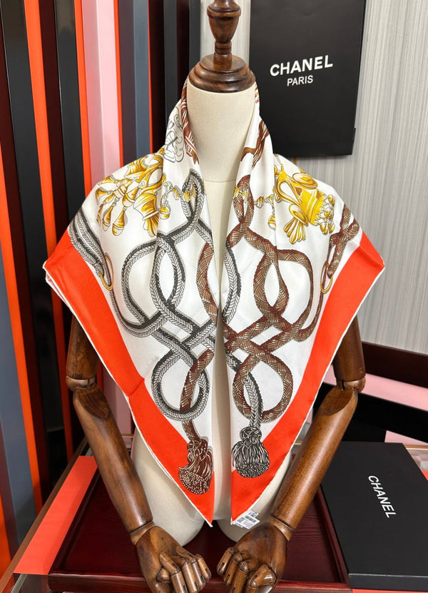 HM 26s Scarf  90x90cm Silk 550761
