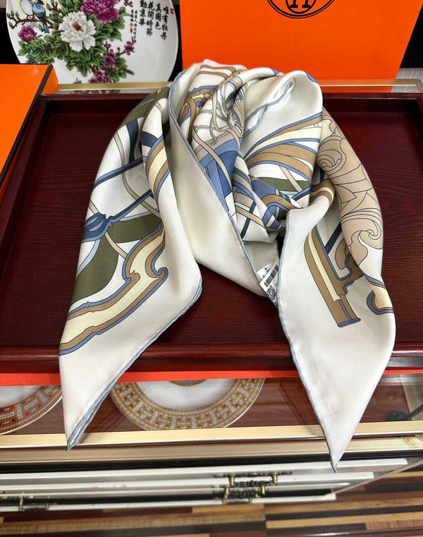 HM 26s Scarf  90x90cm Twill Silk 550752
