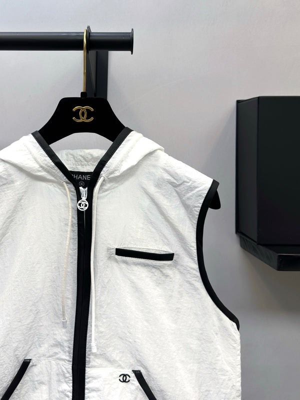 CC Hooded Sleeveless Vest Double-C Logo Black White Polyamide Contrast Trim 447727