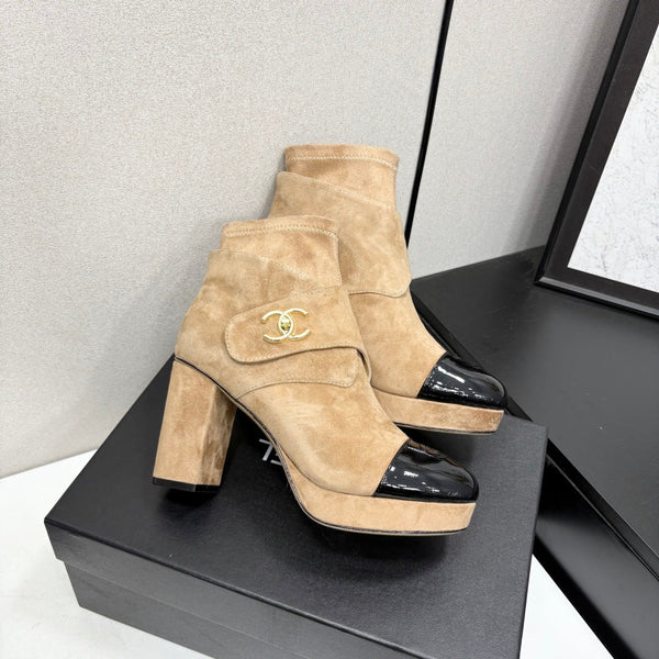 CC 26FW Block Heel Ankle Boots Gold-Tone CC Logo Suede Patent Leather 193652