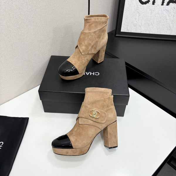 CC 26FW Block Heel Ankle Boots Gold-Tone CC Logo Suede Patent Leather 193652