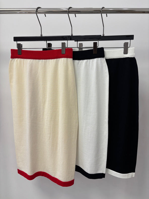 CC 26S Knit Midi Skirt Elastic Waist Double-C Logo Metal Buttons Side Slit 448084