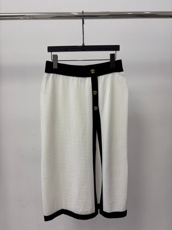 CC 26S Knit Midi Skirt Elastic Waist Double-C Logo Metal Buttons Side Slit 448084