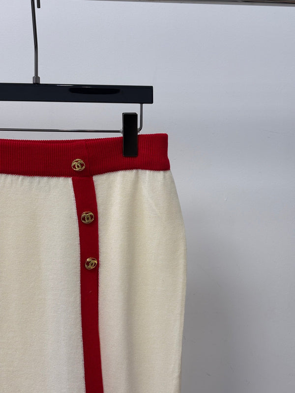 CC 26S Knit Midi Skirt Elastic Waist Double-C Logo Metal Buttons Side Slit 448084