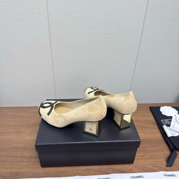 CC 27S Block Heel Pumps Toe Cap Suede 194765