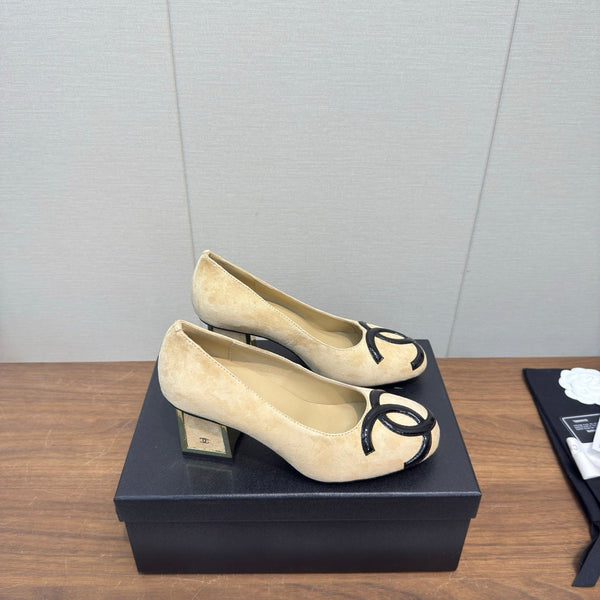 CC 27S Block Heel Pumps Toe Cap Suede 194765