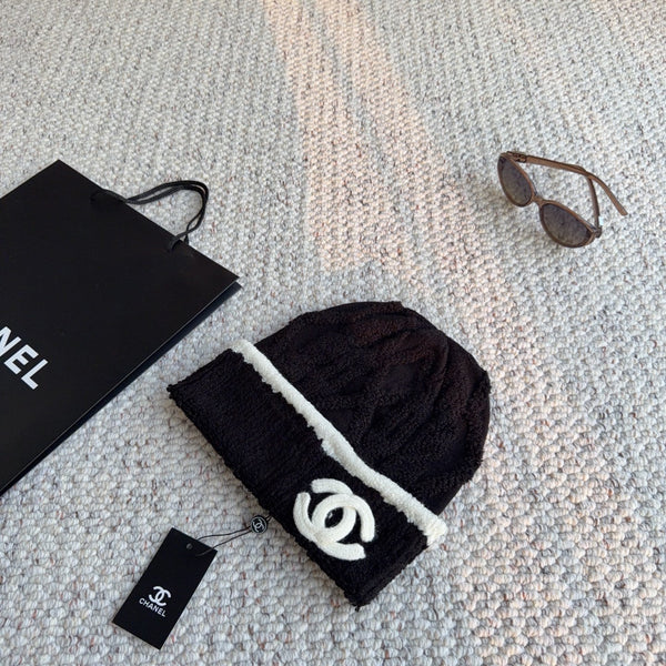 CC 26FW Two-Tone Cable Knit Beanie Hat Wool Blend 563895