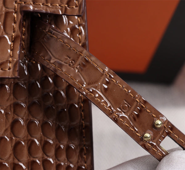 HM KELLY MINI 19 CHOCOLATE CROCODILE EMBOSSED CALFSKIN GOLD HARDWARE