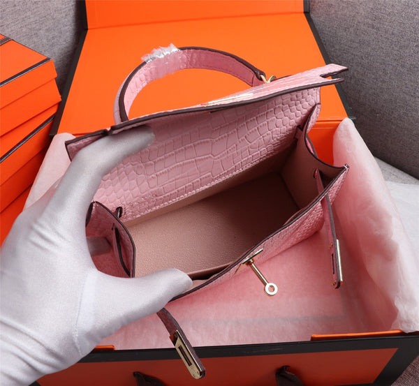 HM KELLY MINI 19 LIGHT PINK CROCODILE EMBOSSED CALFSKIN GOLD HARDWARE