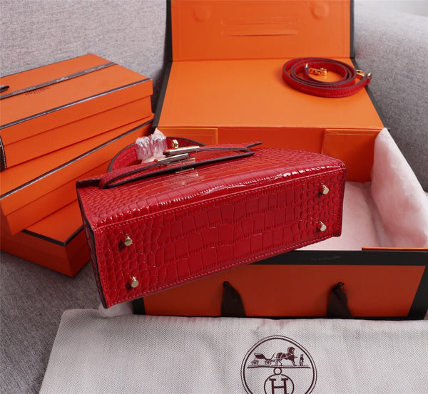HM KELLY MINI 19 RED CROCODILE EMBOSSED CALFSKIN GOLD HARDWARE