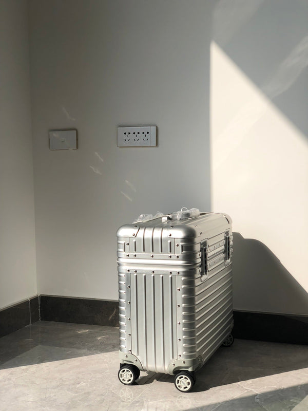 Rimowa 2025 Valise de voyage Aluminium Argent 273821