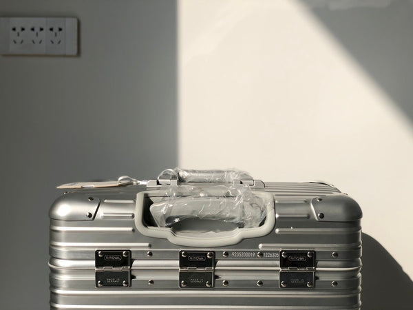 Rimowa 2025 Valise de voyage Aluminium Argent 273821