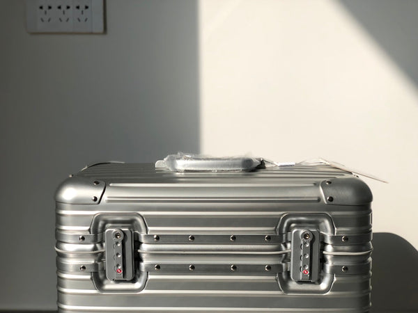 Rimowa 2025 Valise de voyage Aluminium Argent 273821