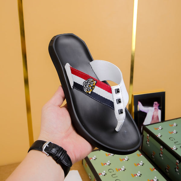 Sandali infradito da uomo GG in pelle di vacchetta bianca 587227