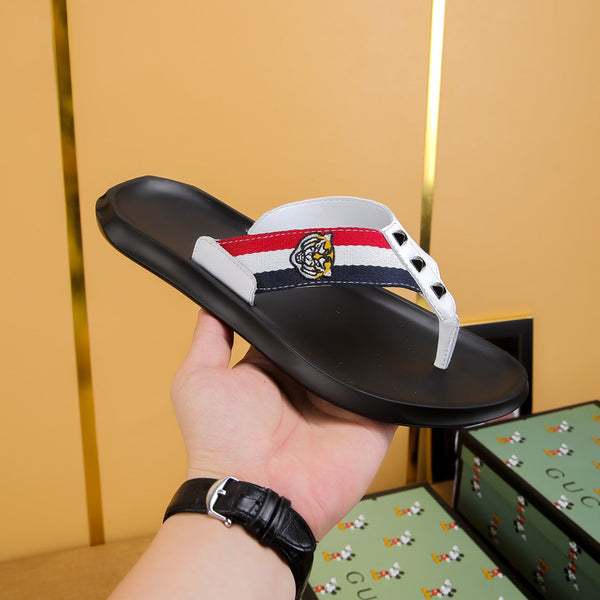Sandali infradito da uomo GG in pelle di vacchetta bianca 587227