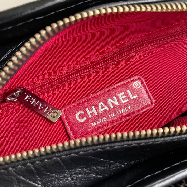 Chanel 25 Gabrielle Black 20cm Calfskin 289505