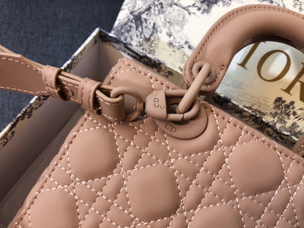 BORSA MEDIA LADY 20 IN PELLE DI VITELLO MARRONE CAMMELLO
