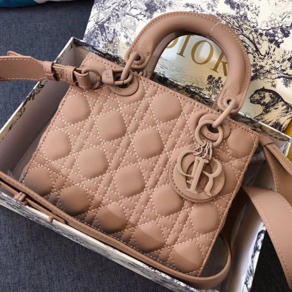 BORSA MEDIA LADY 20 IN PELLE DI VITELLO MARRONE CAMMELLO