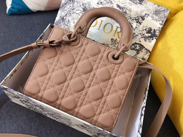 BORSA MEDIA LADY 20 IN PELLE DI VITELLO MARRONE CAMMELLO