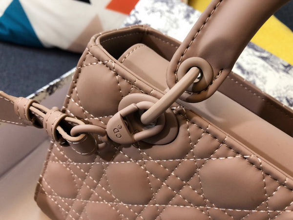 BORSA MEDIA LADY 20 IN PELLE DI VITELLO MARRONE CAMMELLO