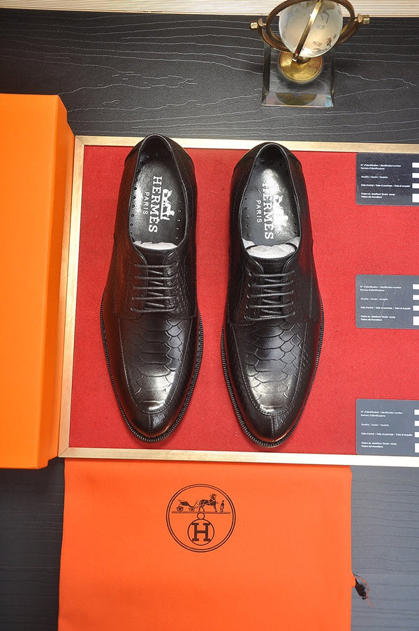 Scarpa da uomo HM in pelle di pecora nera 526084
