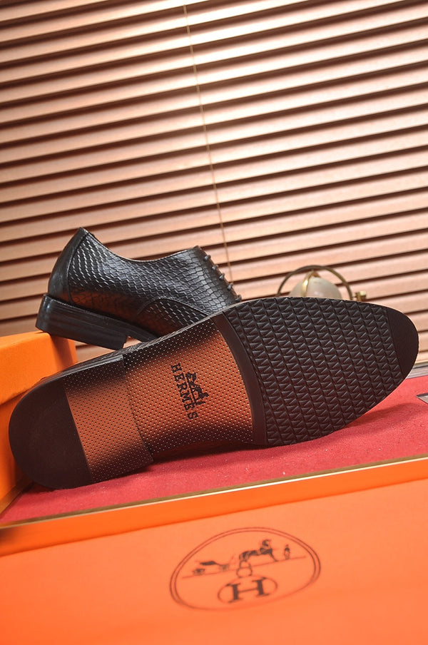 Scarpa da uomo HM in pelle di pecora nera 526084