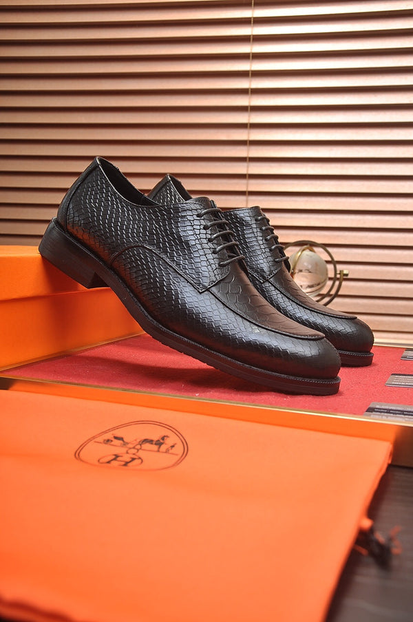 Scarpa da uomo HM in pelle di pecora nera 526084
