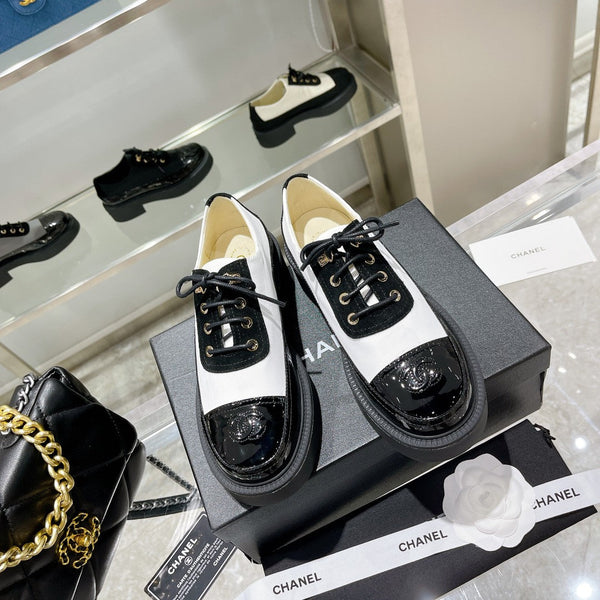 CC Sneaker 45mm Nero Bianco Pelle di Agnello e Vacchetta Rugosa