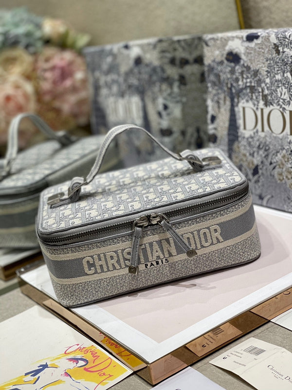PICCOLO BORSA DA TOELETTATURA 24 IN JACQUARD OBLIQUE MONOGRAM GRIGIO CHIARO