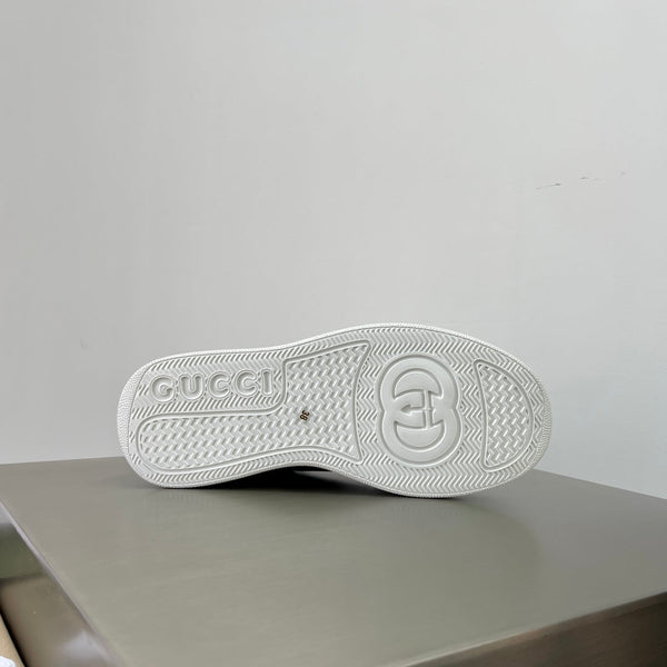 Sneaker GG ACE da uomo in pelle di vitello bianca 536967