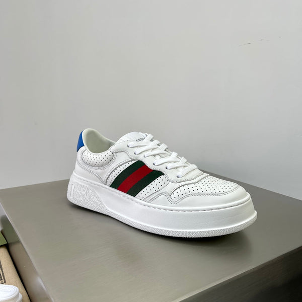 Sneaker GG ACE da uomo in pelle di vitello bianca 536967