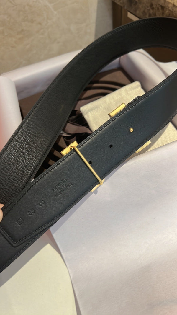 CINTURA HM CONSTANCE CON FIBBIA E CINTURINO REVERSIBILE IN PELLE NERA 42 MM FERRAMENTA ORO
