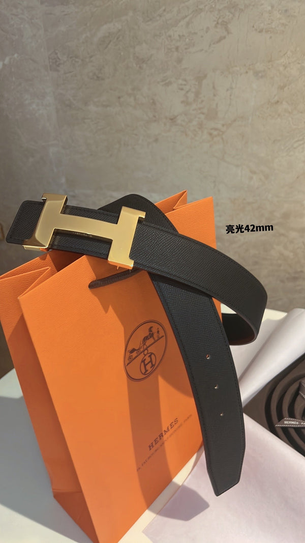 CINTURA HM CONSTANCE CON FIBBIA E CINTURINO REVERSIBILE IN PELLE NERA 42 MM FERRAMENTA ORO