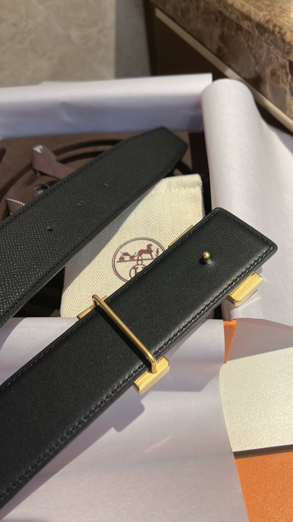 CINTURA HM CONSTANCE CON FIBBIA E CINTURINO REVERSIBILE IN PELLE NERA 42 MM FERRAMENTA ORO