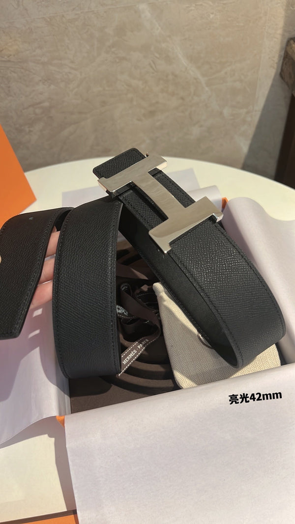 CINTURA HM CONSTANCE CON FIBBIA E CINTURINO REVERSIBILE IN PELLE NERA 42 MM